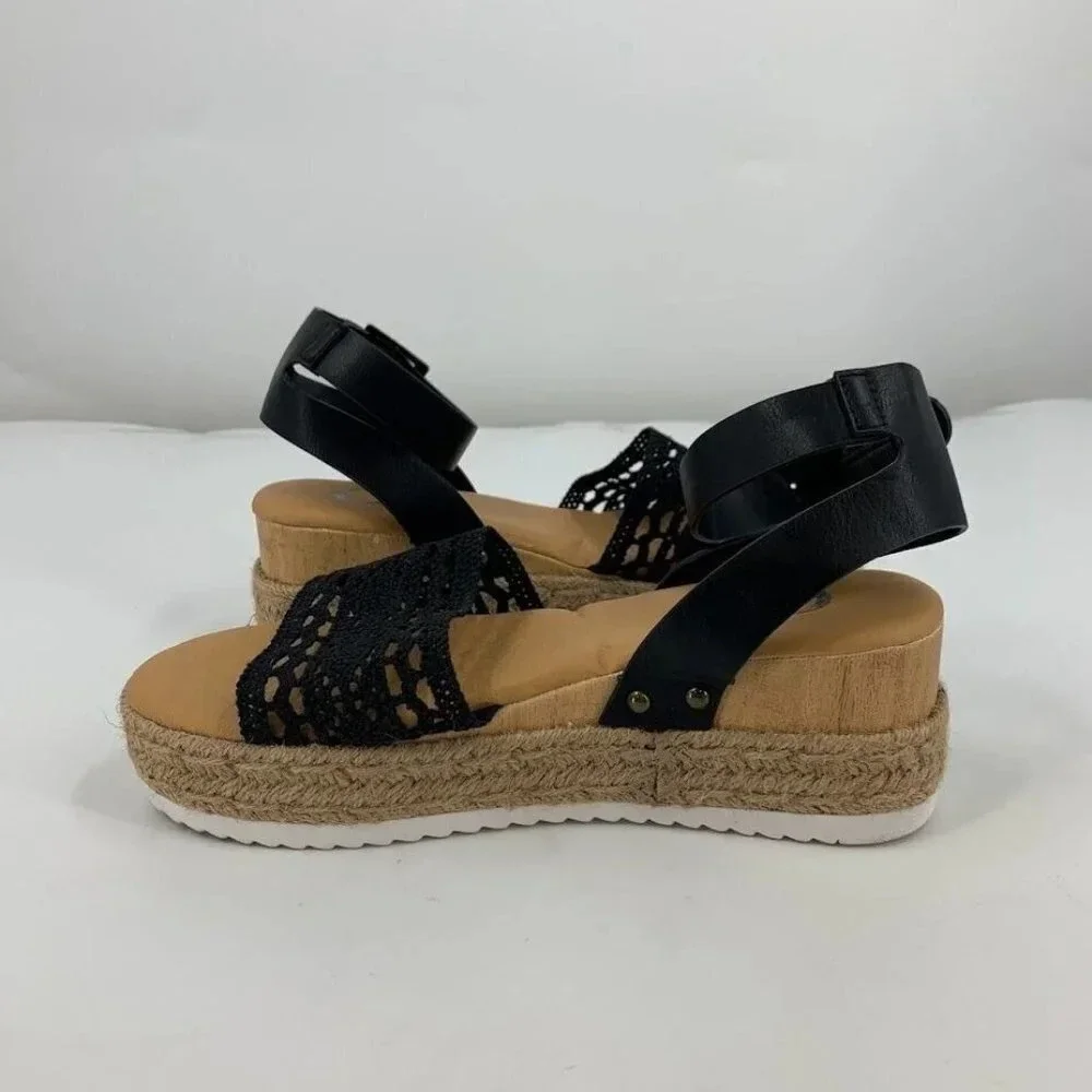 Journee Collection‎ Women's Comfort Foam Lizette Sandals Size 6.5 NWOB